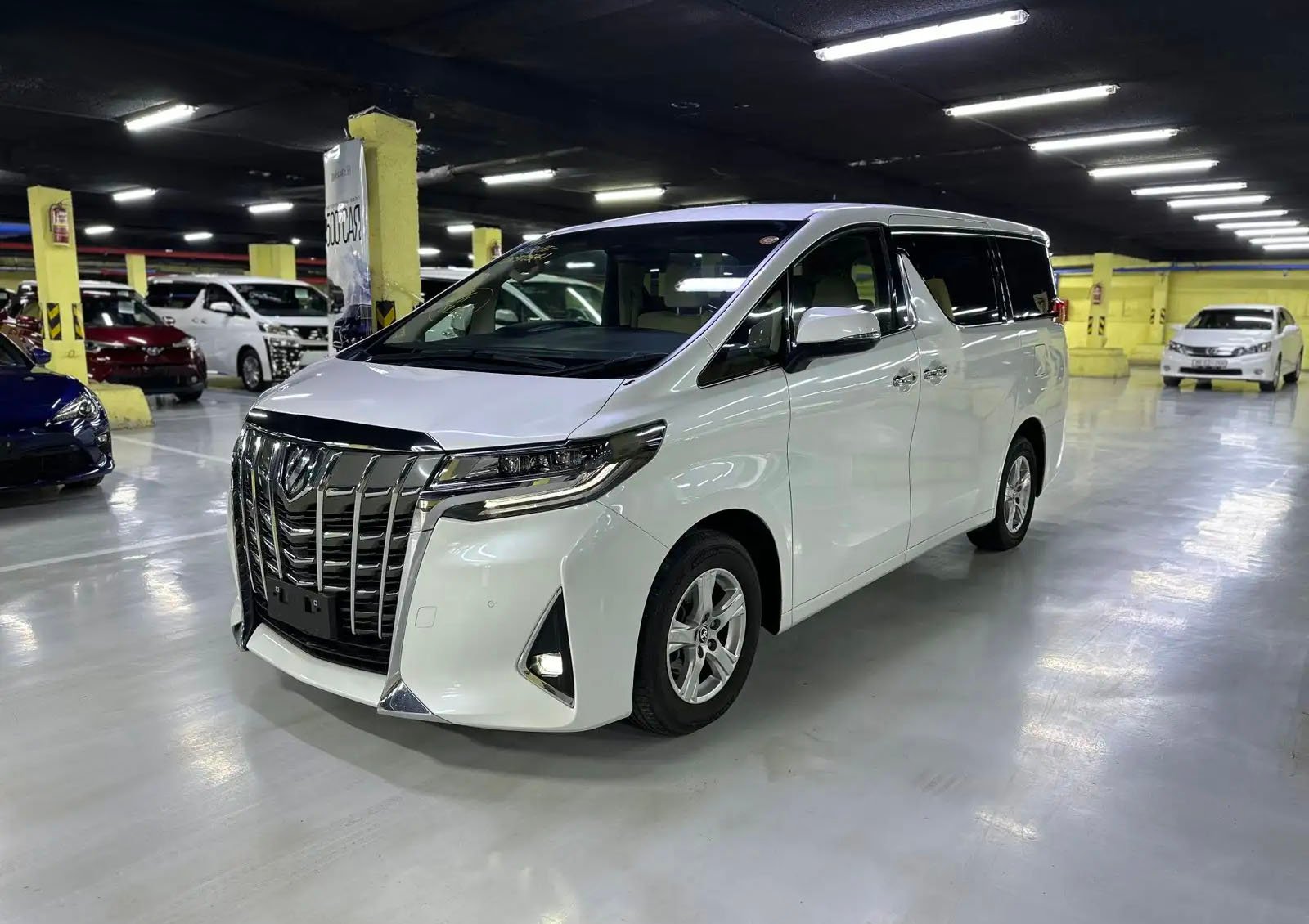 2023 Toyota Alphard Hybrid